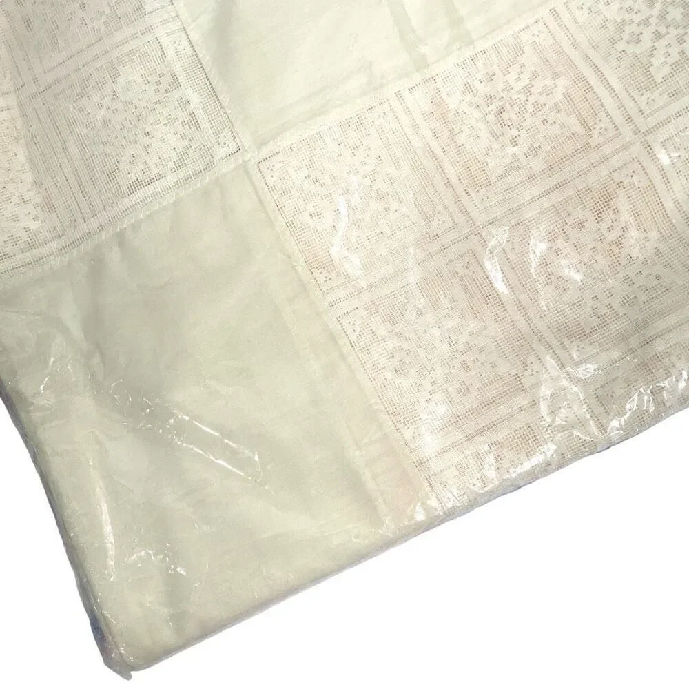 Vintage Keepsake Orient Permanent press no iron tablecloth‎ Cream 68x106” lace